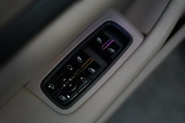 Porsche Taycan view 13