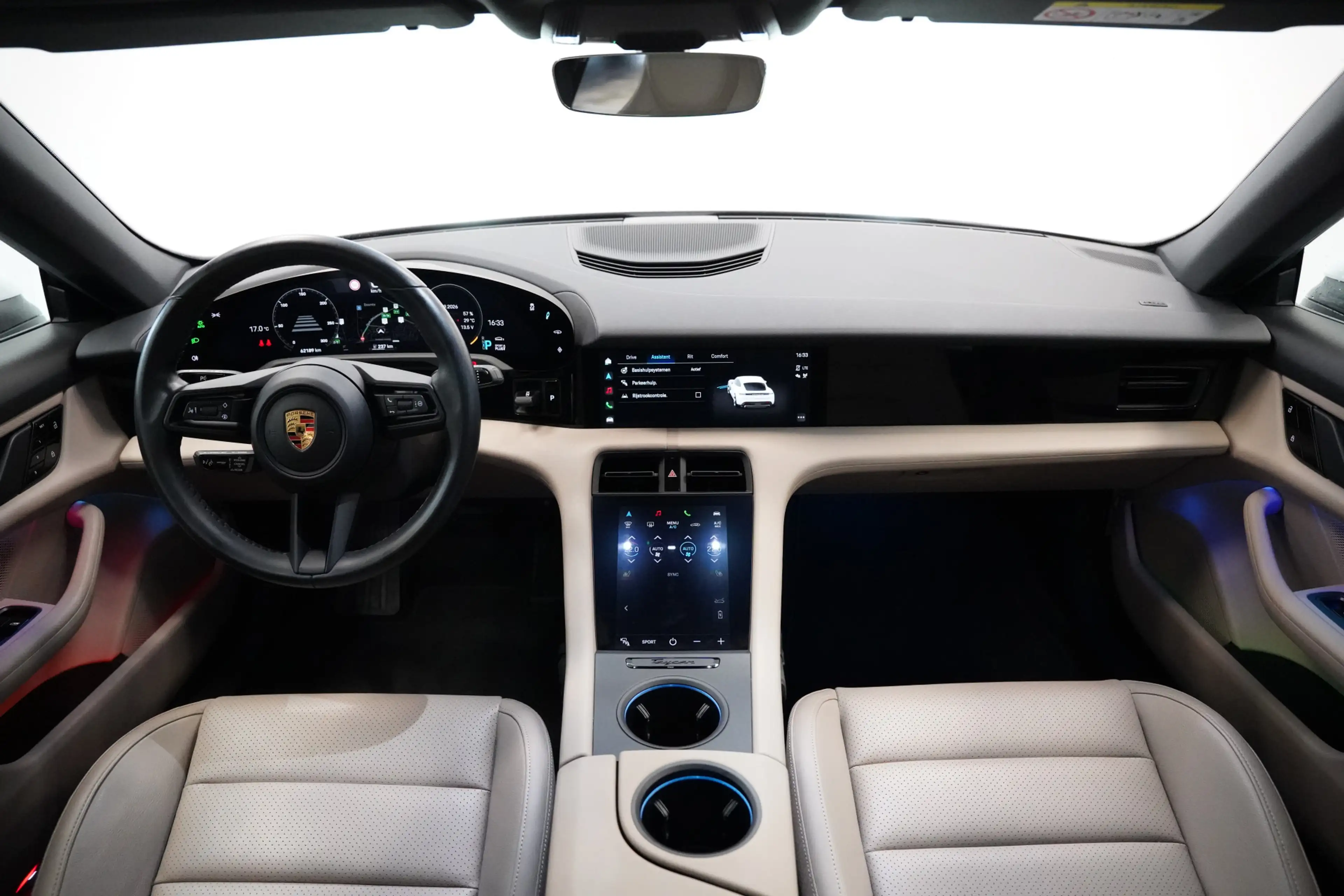 Porsche Taycan Performance 84 kWh ACC Panoramadak Leder Memory Se — photo 6