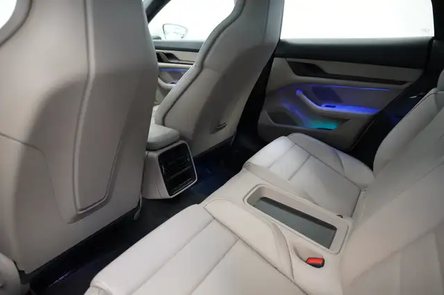 Porsche Taycan view 26