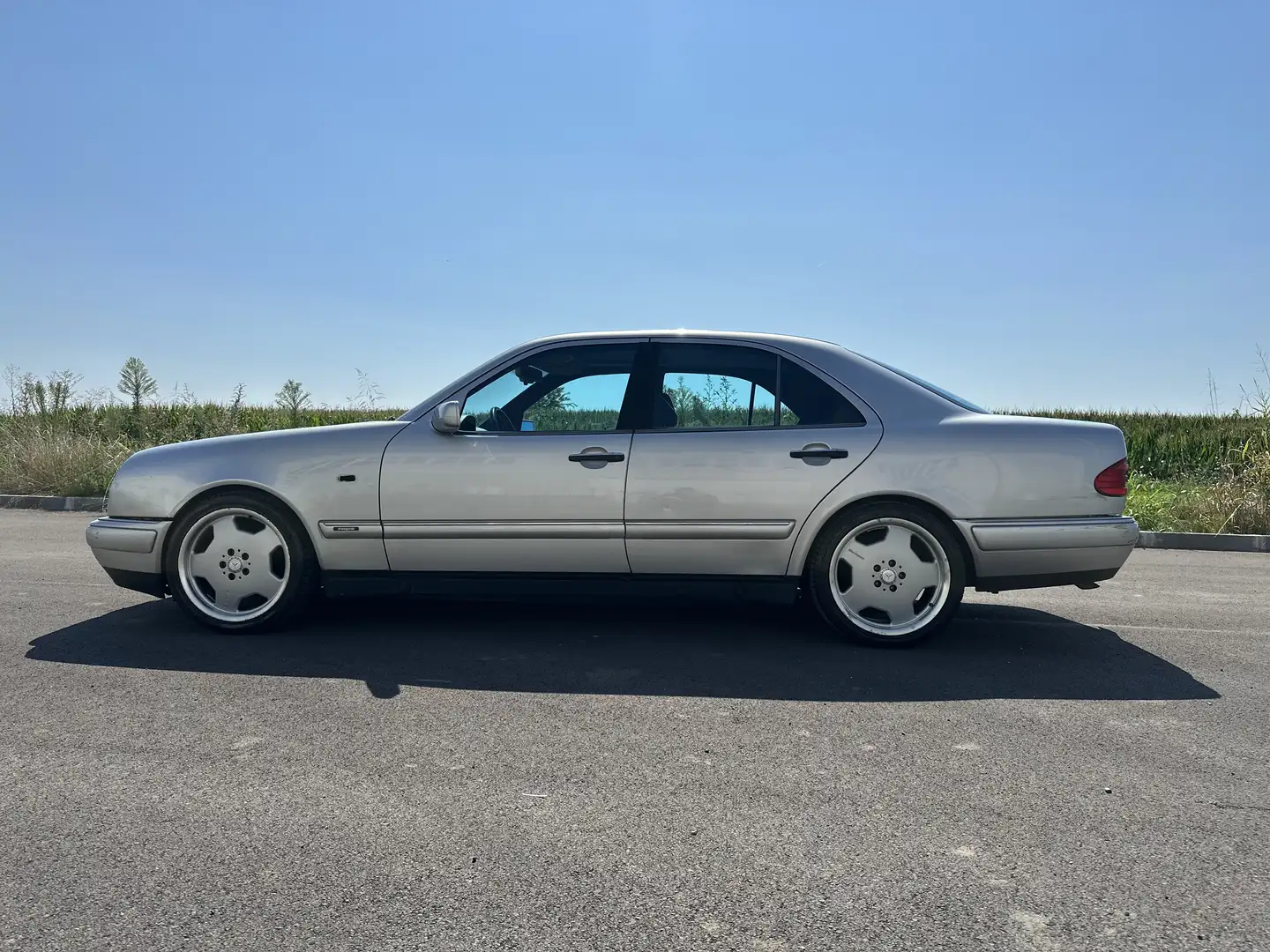 Mercedes-Benz E 200 Avantgarde - 2