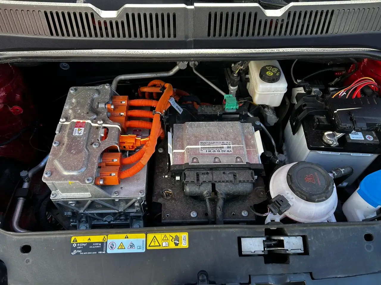 Volkswagen up! ! e-up! Style "Plus" 8
