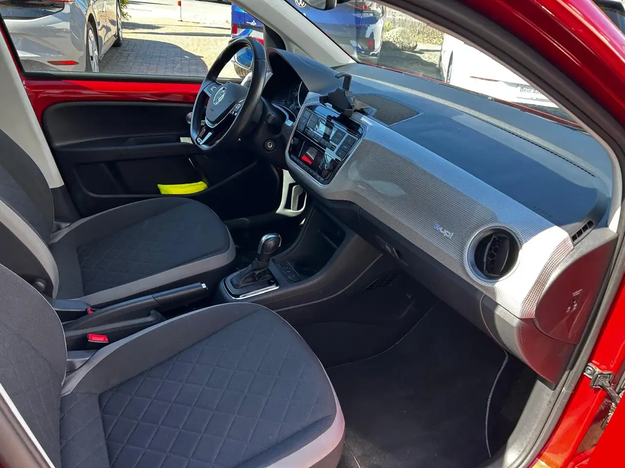 Volkswagen up! ! e-up! Style "Plus" 9