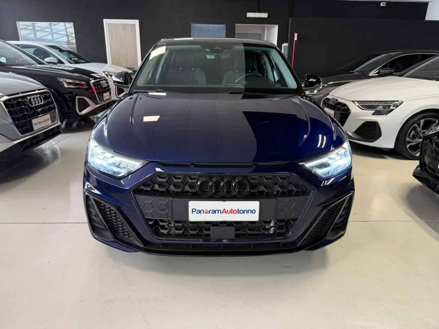 Audi A1 SPB 30 TFSI 116CV Identity Black S-line stronic Blu/Azzurro - 2