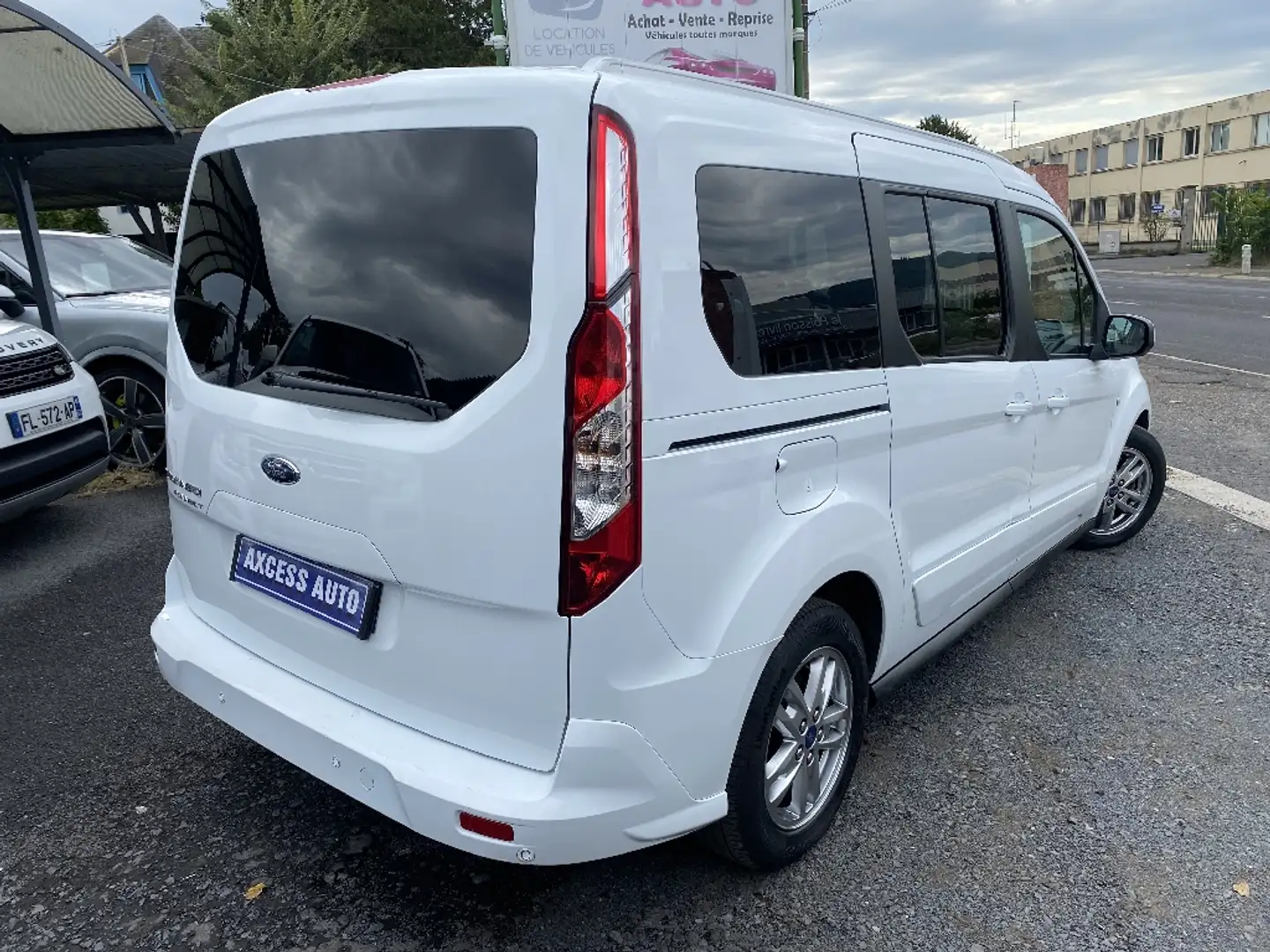 Ford Tourneo Connect 1.5 L EcoBlue 120 Setamp;S Titanium - 2
