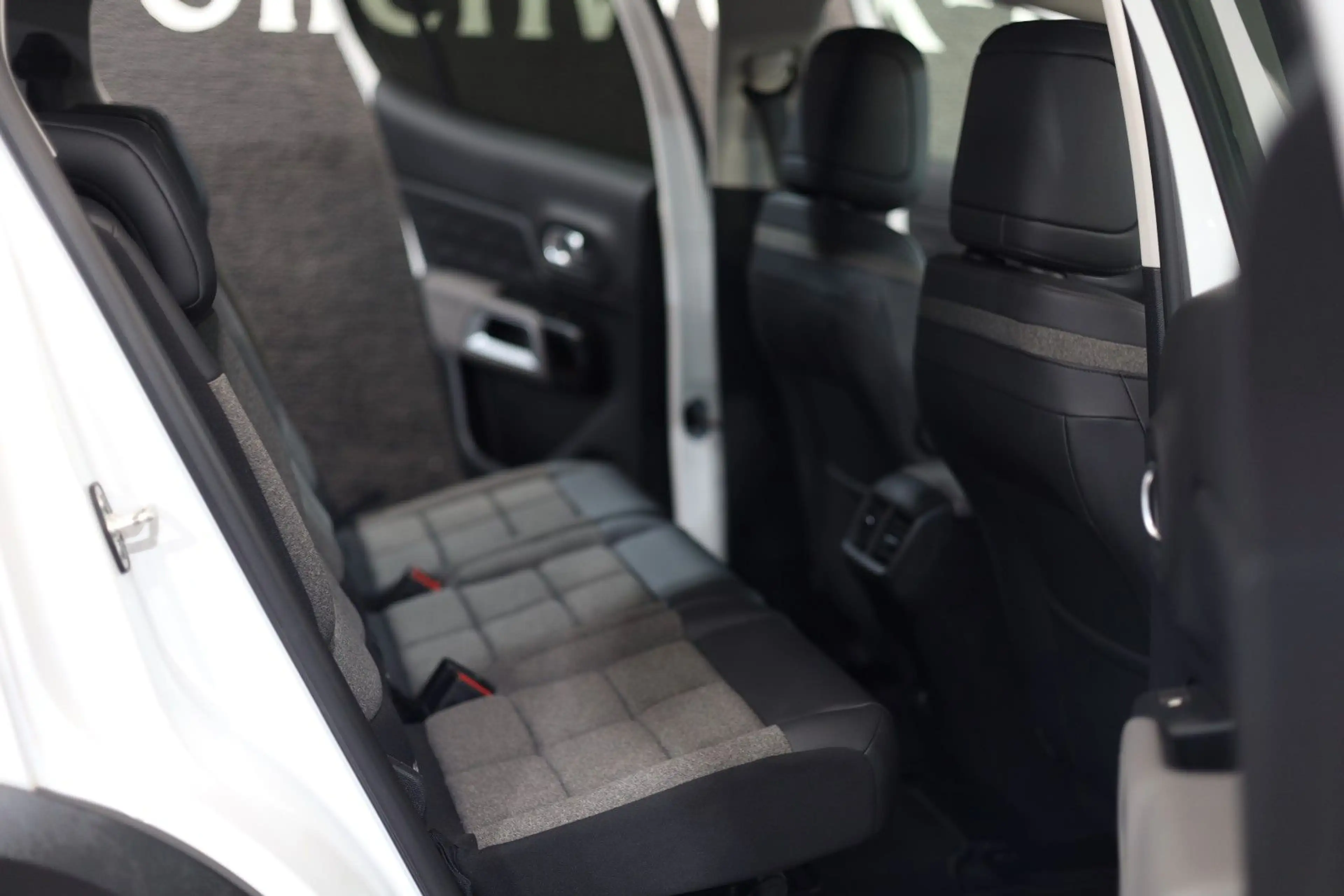 Citroen C5 Aircross Feel Pack Hybrid*Kamera — photo 12