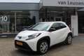 Toyota Aygo X PLAY AD-CRUISE APPLE/ANDROID DAB CAMERA AIRCO BLUE Weiß - thumbnail 1