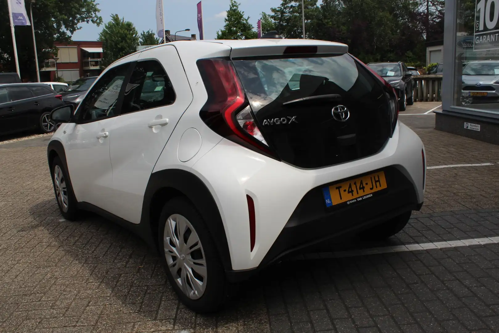 Toyota Aygo X PLAY AD-CRUISE APPLE/ANDROID DAB CAMERA AIRCO BLUE Weiß - 2