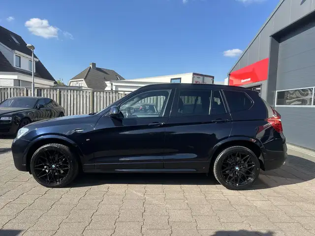 BMW X3 view 4