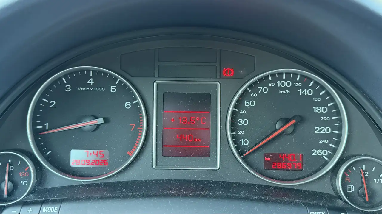 Audi A4 2.0, foto 2