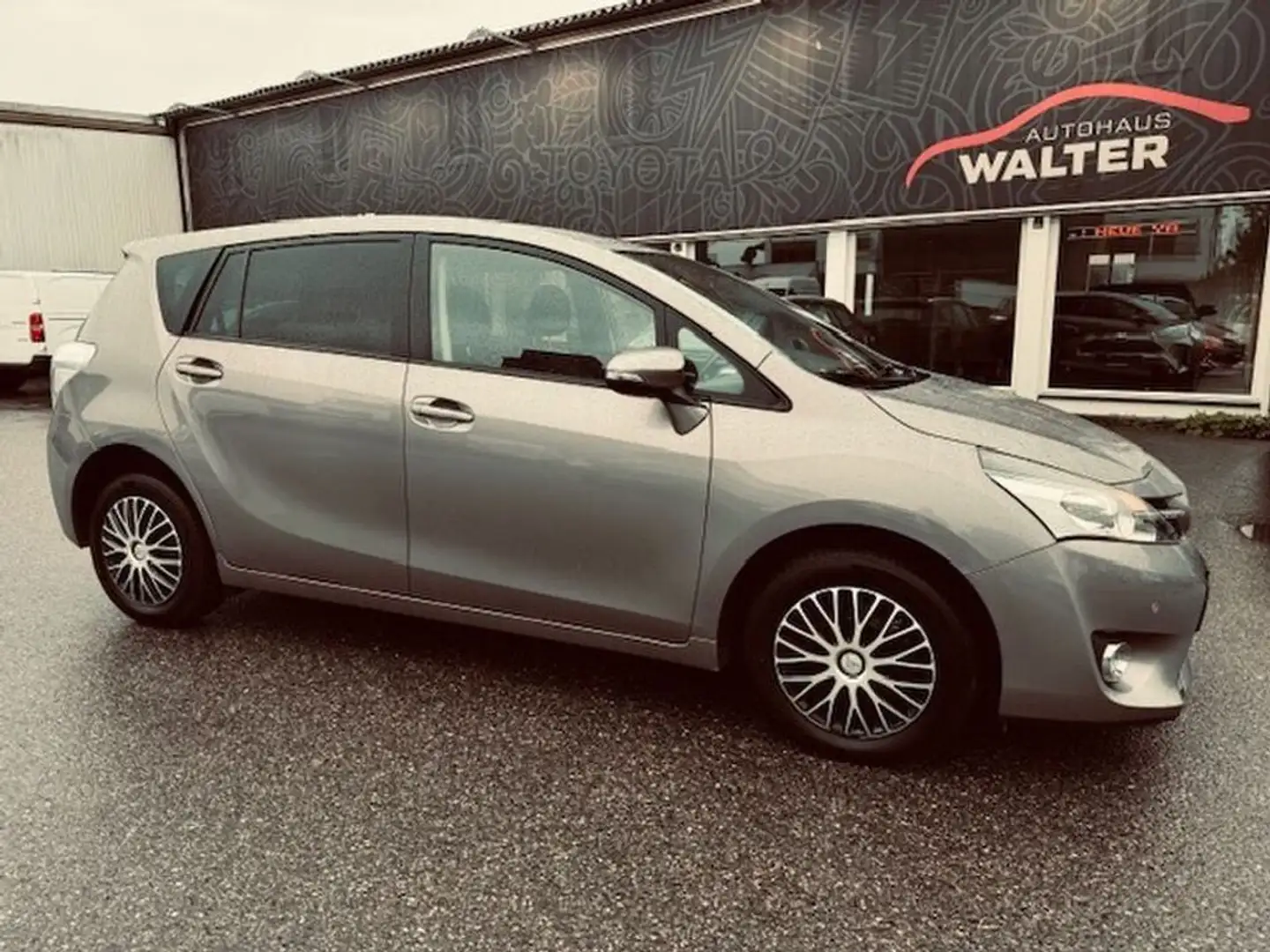 Toyota Verso Active Grigio - 1