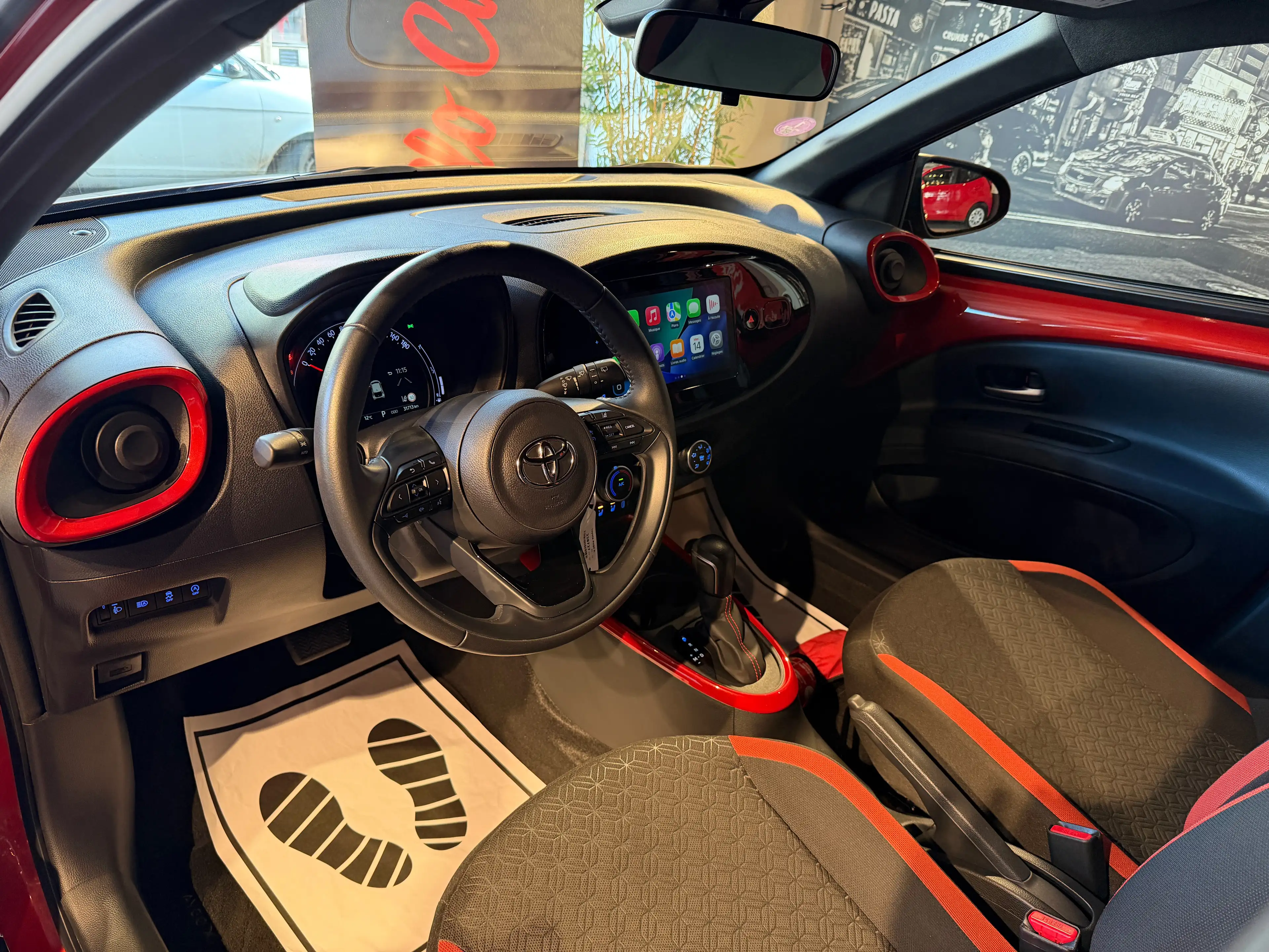 Toyota Aygo X * BOITE AUTO * JANTES 17 * SIEGES CHAUFFANTS * GARANTIE TOYOTA — photo 13