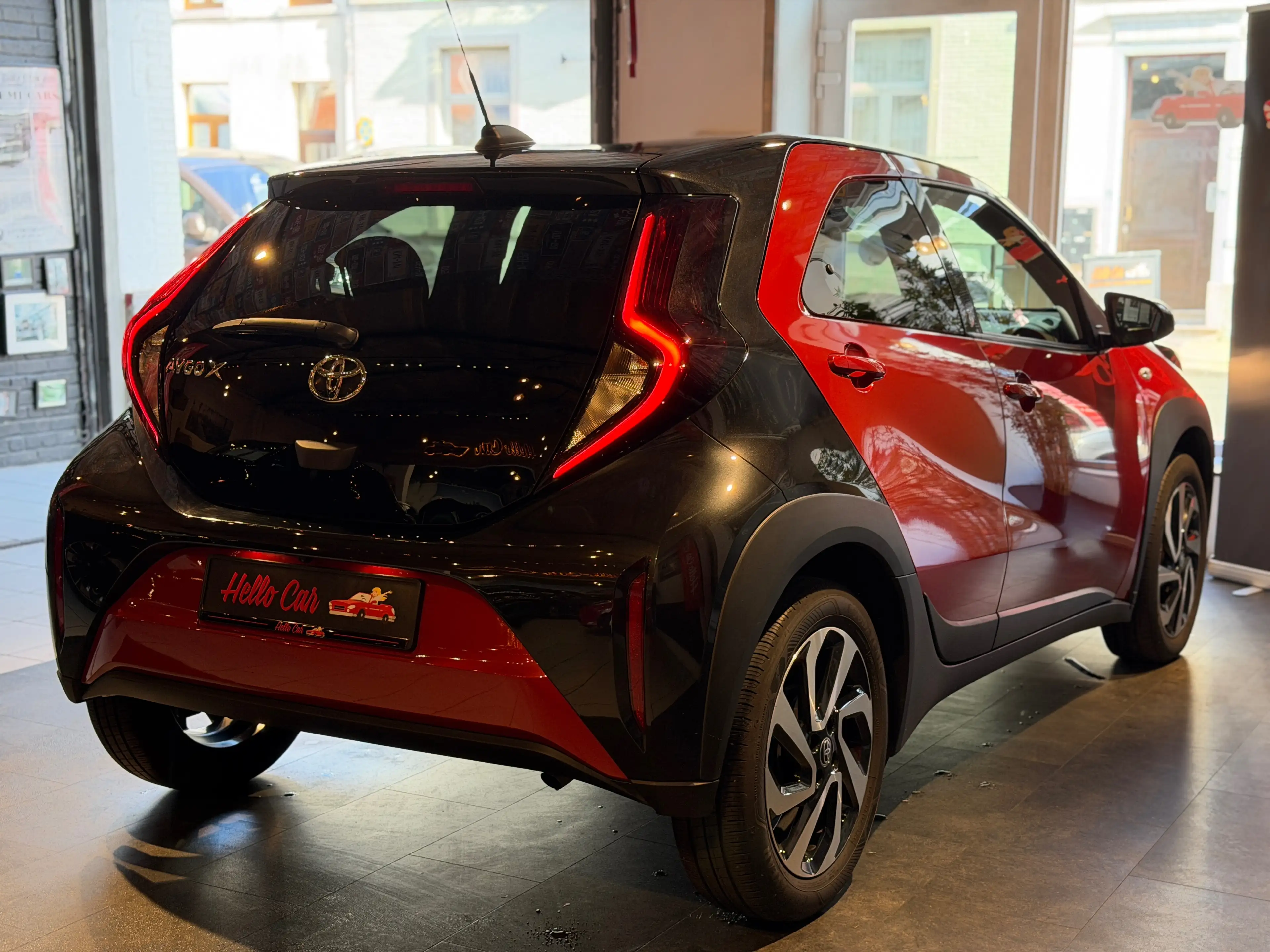 Toyota Aygo X * BOITE AUTO * JANTES 17 * SIEGES CHAUFFANTS * GARANTIE TOYOTA — photo 7