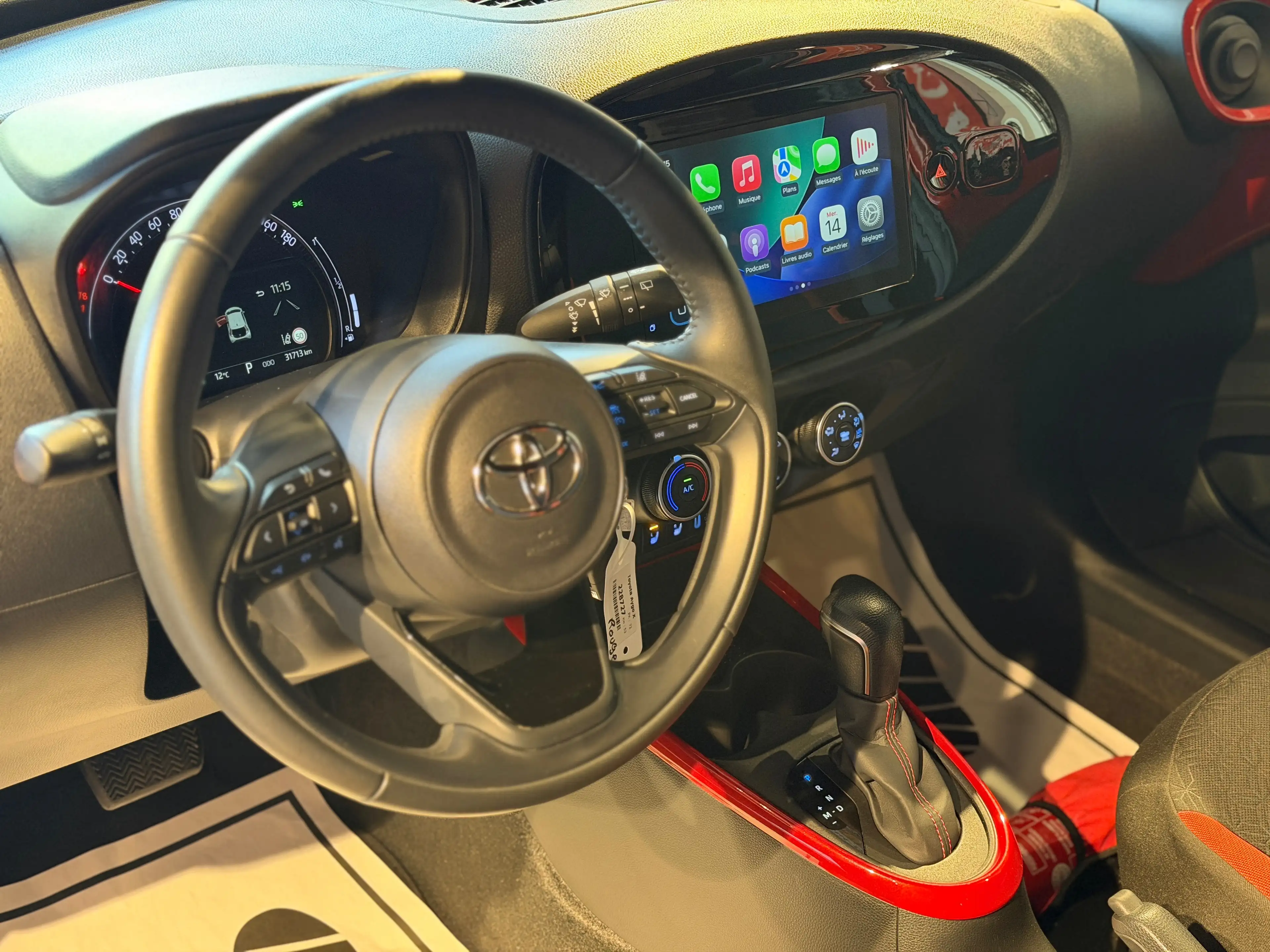 Toyota Aygo X * BOITE AUTO * JANTES 17 * SIEGES CHAUFFANTS * GARANTIE TOYOTA — photo 14