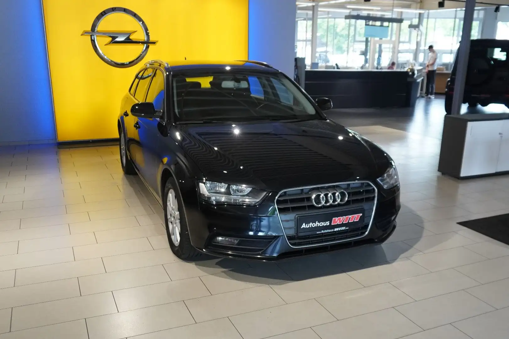 Audi A4 Avant °1.Hand°Shzg°AHK°Scheckheft°PDC° Schwarz - 1