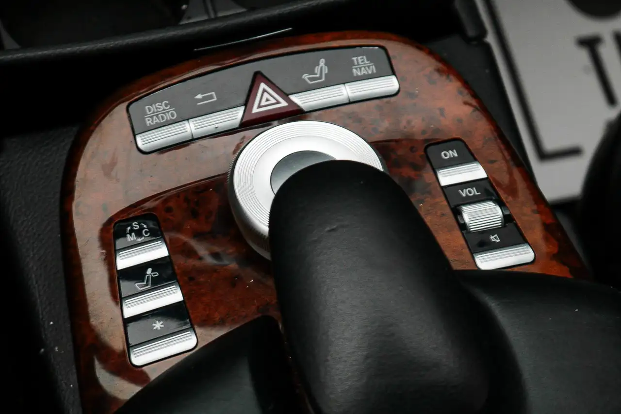 Mercedes-Benz S-Class снимка Mercedes-Benz S-Class