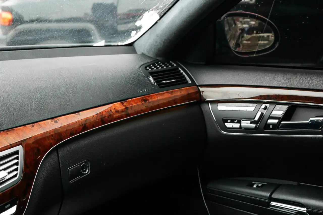 Mercedes-Benz S-Class снимка Mercedes-Benz S-Class