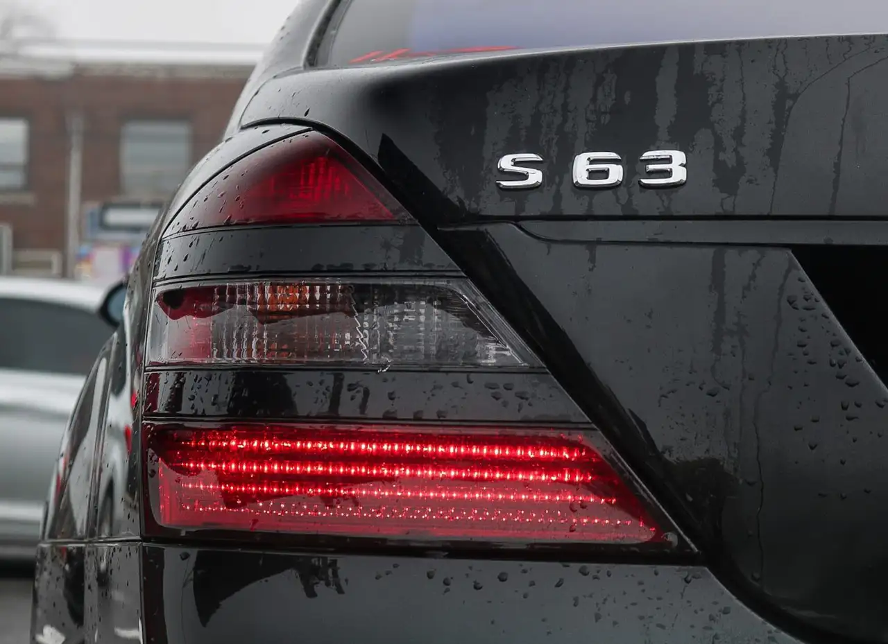 Mercedes-Benz S-Class снимка Mercedes-Benz S-Class