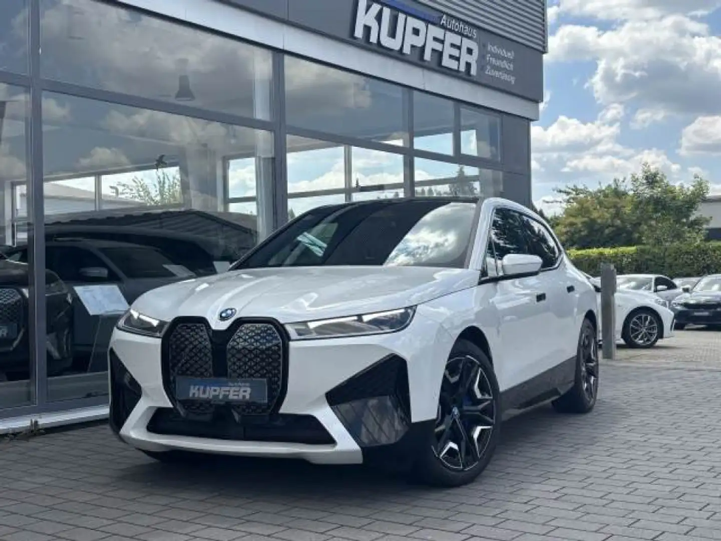 BMW iX xDrive50 Sportpak.AHK°LASER°PANO°22-Massage Alb - 1
