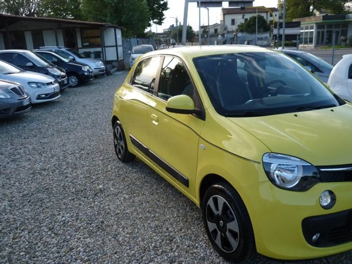 Renault Twingo Twingo III 2014 1.0 sce Lovely 69cv edc Giallo - 2