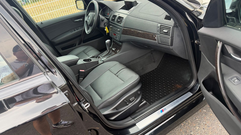 BMW X3 2.5 Si M-Sport Autom./Navi/Panorama/Leder/AHK — photo 10
