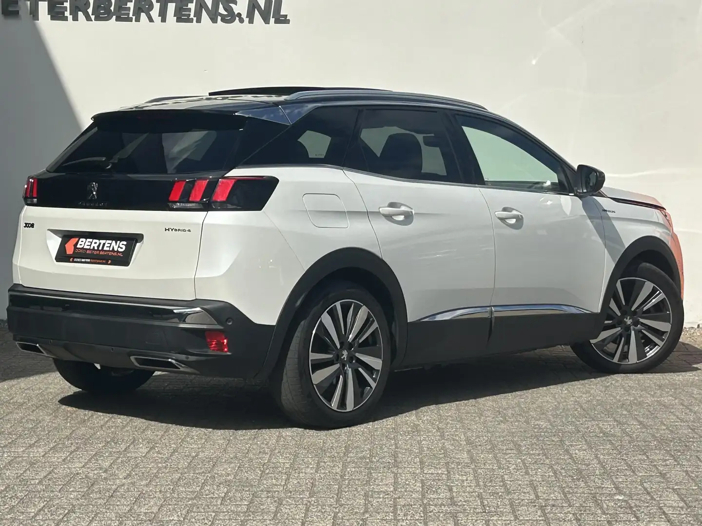 Peugeot 3008 1.6 HYbrid4 | NIEUWE ACCU | 4x4 300pk GT | Nappale Wit - 2