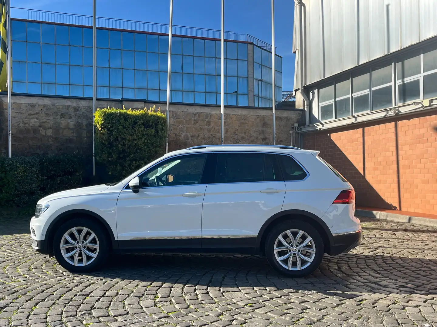 Volkswagen Tiguan Tiguan II 2016 2.0 tdi Style 4motion 150cv dsg Blanc - 2