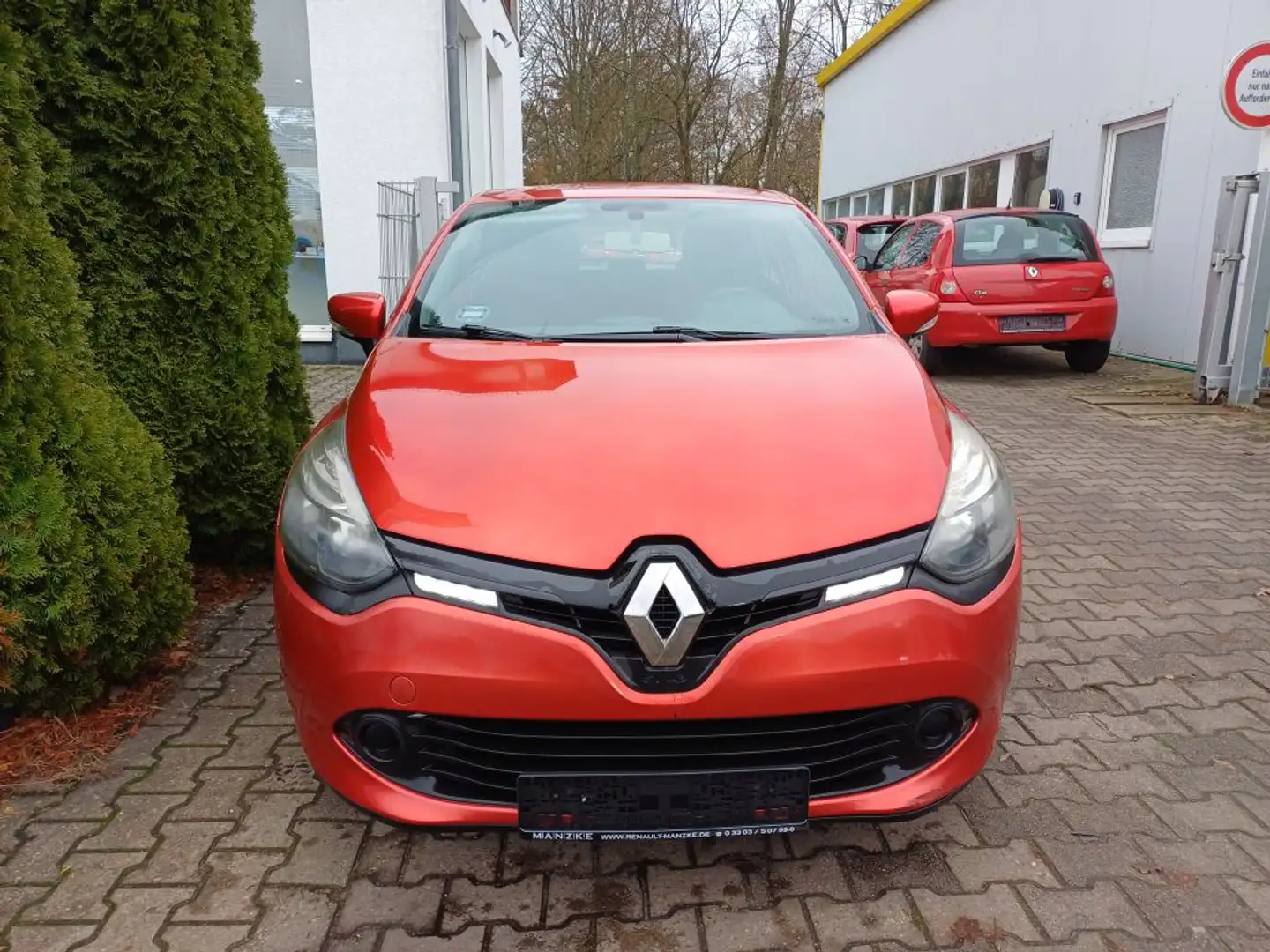 Renault Clio 1.2 16V 75 Expression Rouge - 2