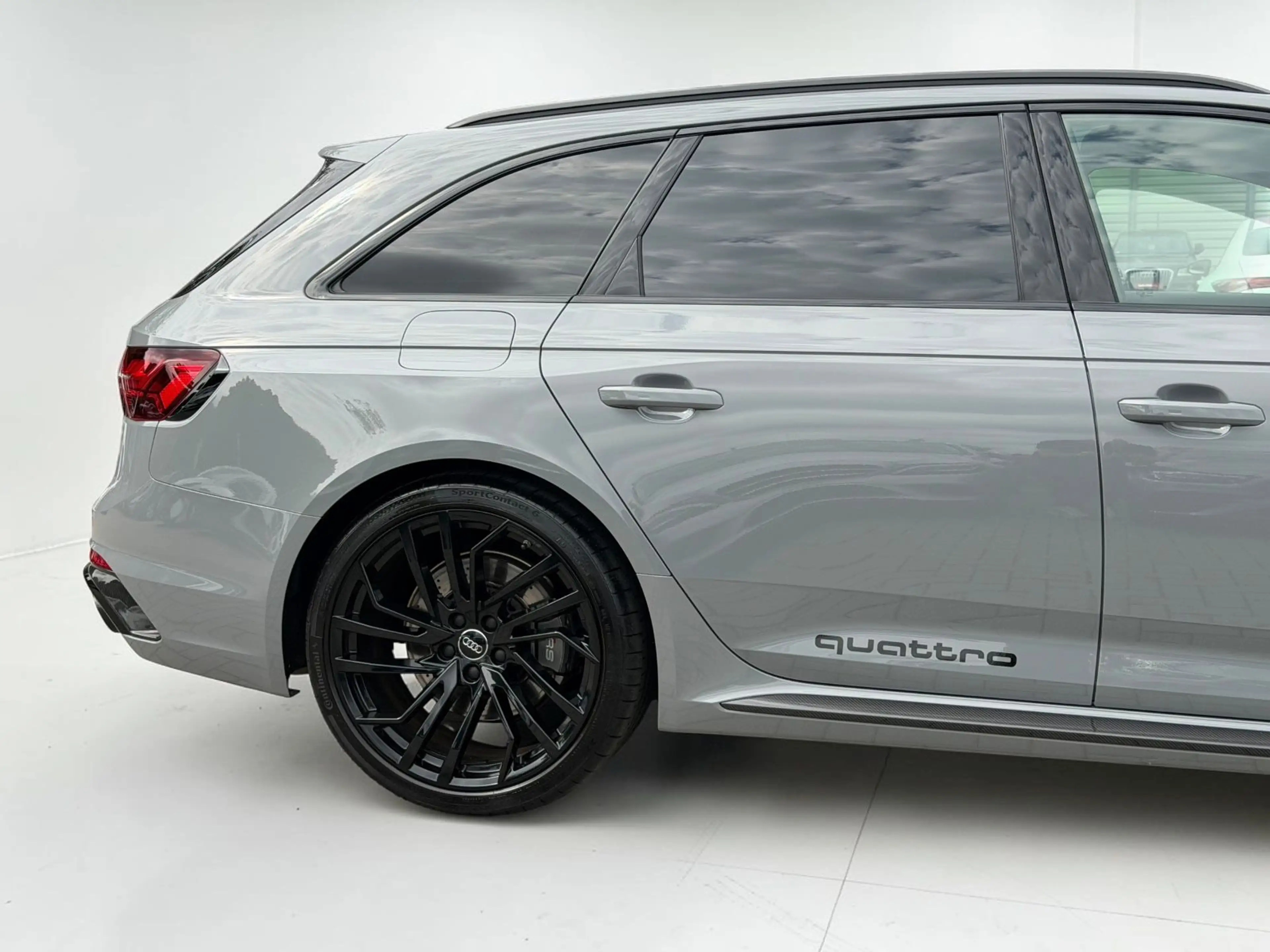 Audi RS4 Avant CARBON*KERAMIK*B&O*HUD*VOLLVOLLVOLL — photo 7