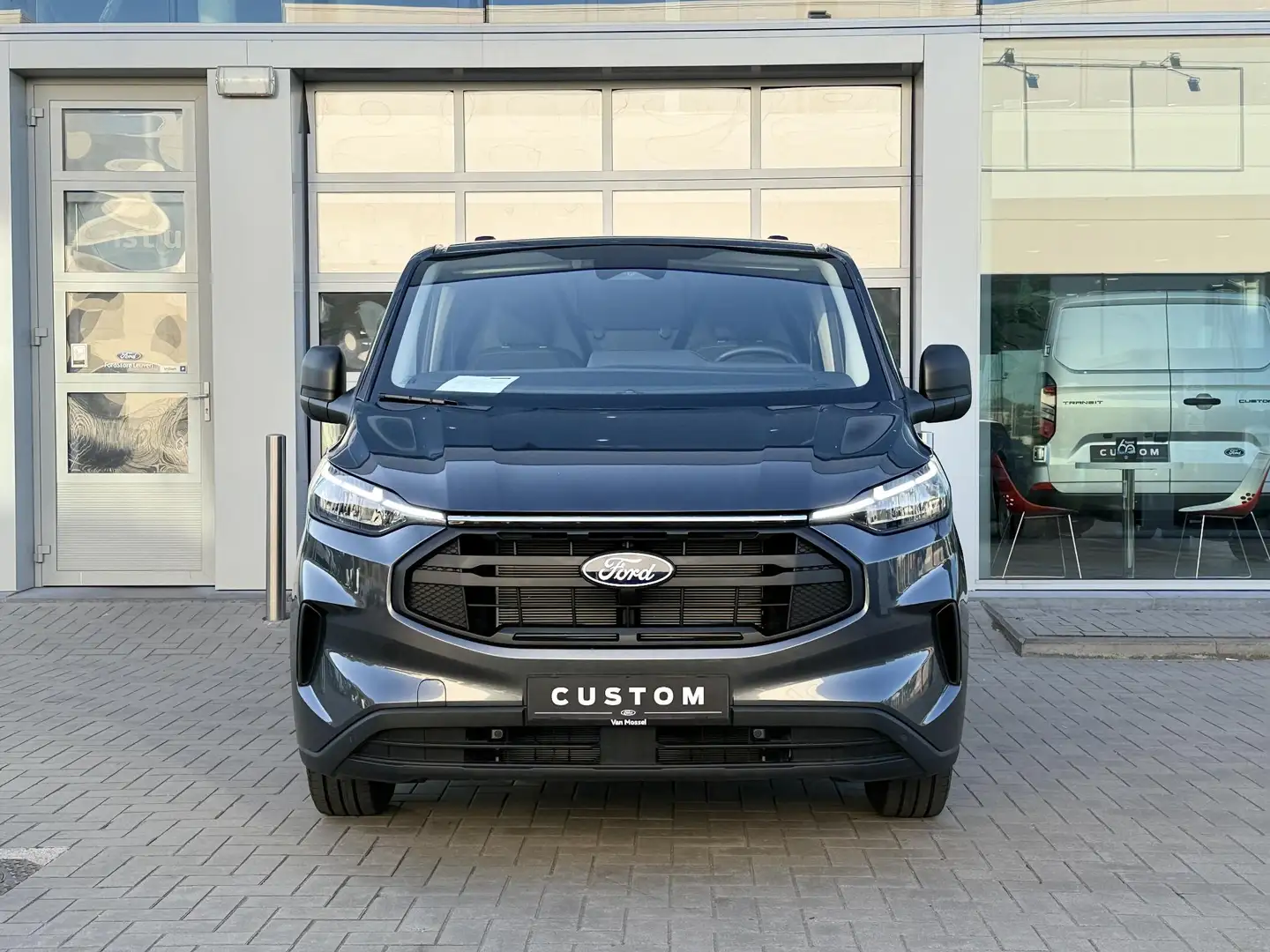 Ford Transit Custom CUSTOM 300 L2 VAN Trend - Directiewagen Grijs - 2