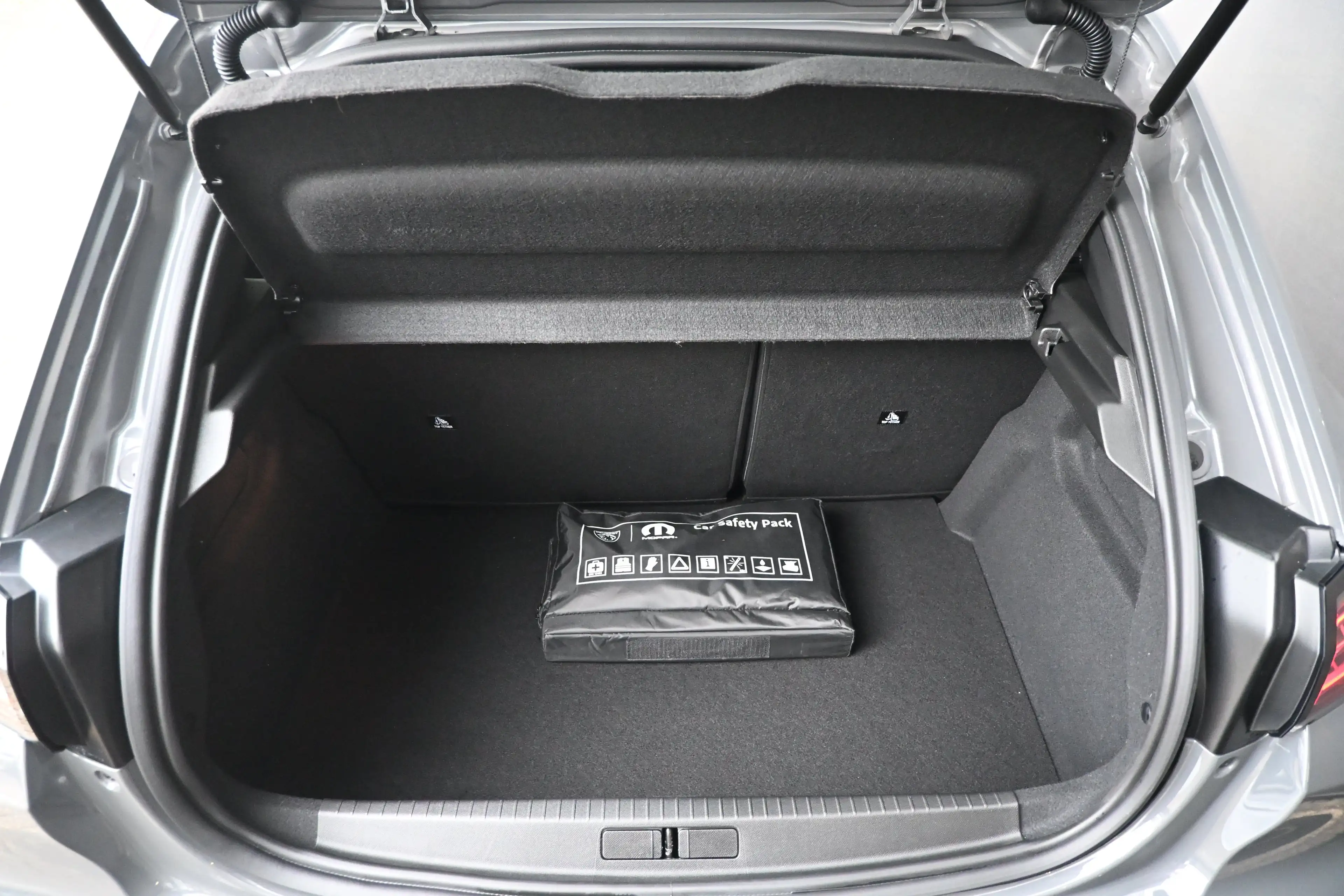 Peugeot 208 1.2 Hybrid 110 e-DCS6 GT tot 8 Jaar Garantie! | Na — photo 35