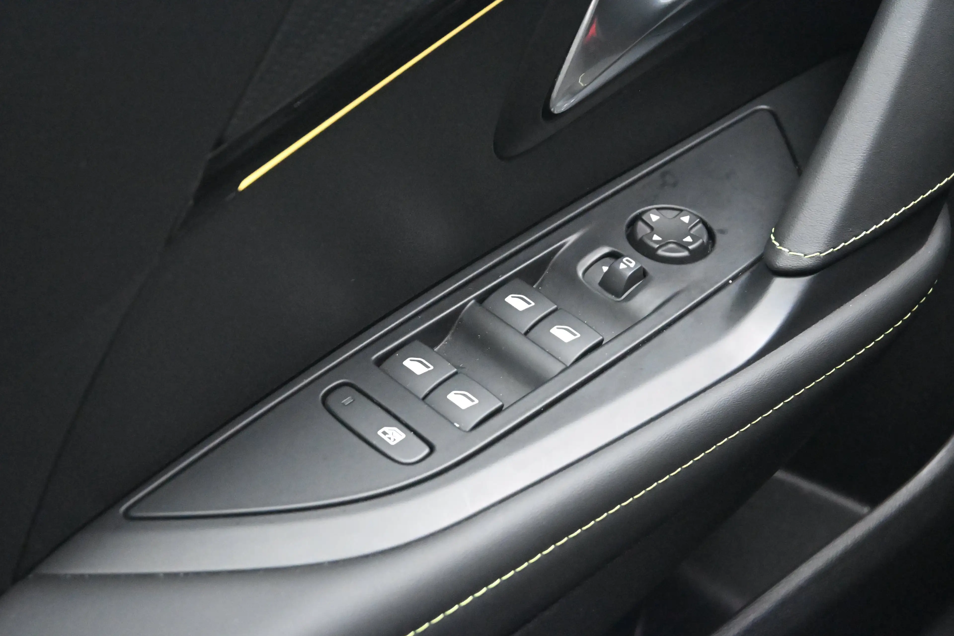 Peugeot 208 1.2 Hybrid 110 e-DCS6 GT tot 8 Jaar Garantie! | Na — photo 16