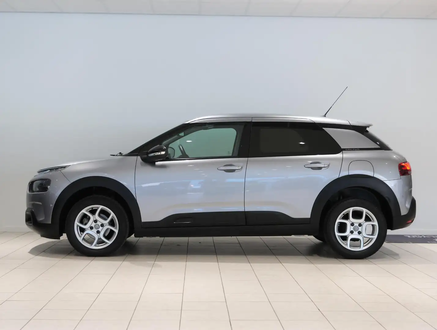 Citroen C4 Cactus 110 pk Feel | Camera | Navigatie | Keyless | Clima Grijs - 2