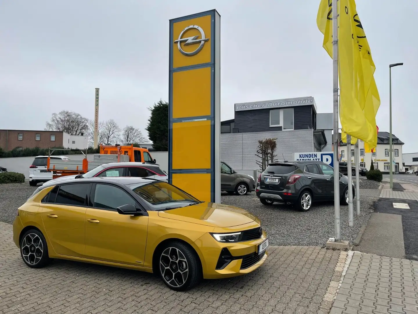 Opel Astra Lim. 5-trg. Ultimate Gelb - 1
