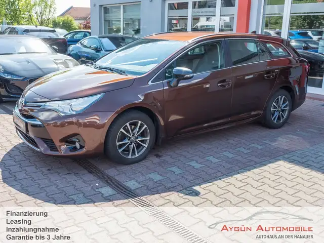 Toyota Avensis 1,6 4D Touring Sports Comfort