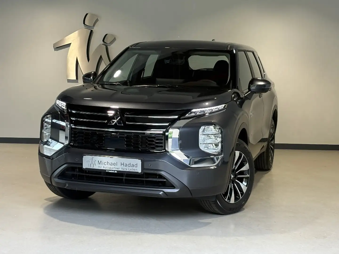 Mitsubishi Outlander 2.4L PHEV BASIS Šedá - 1