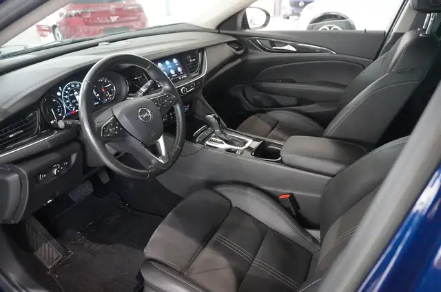 Opel Insignia view 12