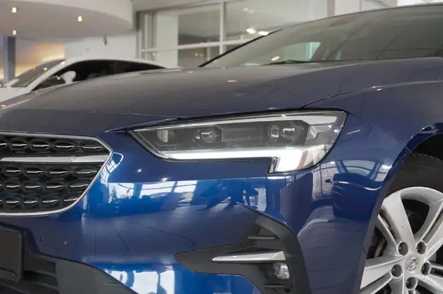 Opel Insignia view 4