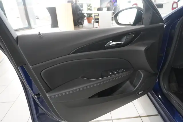 Opel Insignia view 14