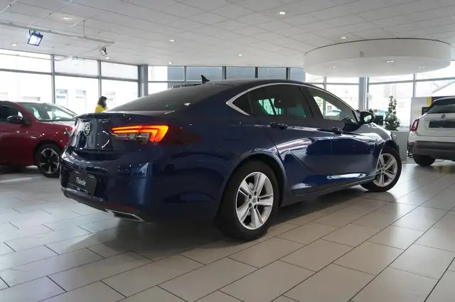 Opel Insignia view 8