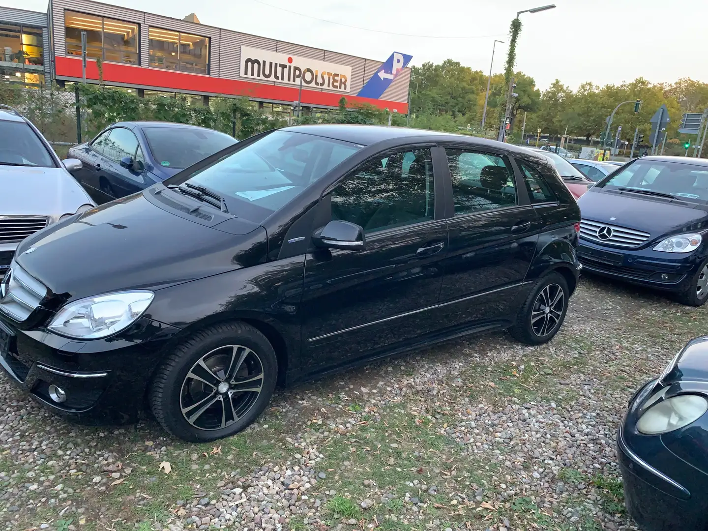 Mercedes-Benz B 180 B-Klasse180.2Hand+Klima+Neu TÜV+1Jahar Garantie Schwarz - 2