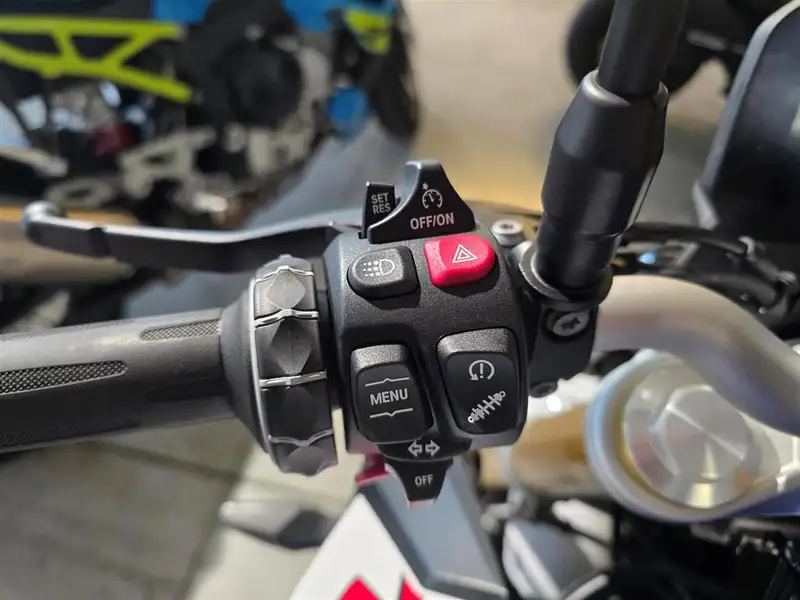 BMW F 900 R - foto 4