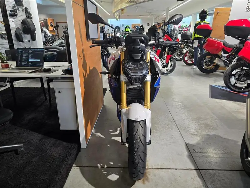 BMW F 900 R - foto 2