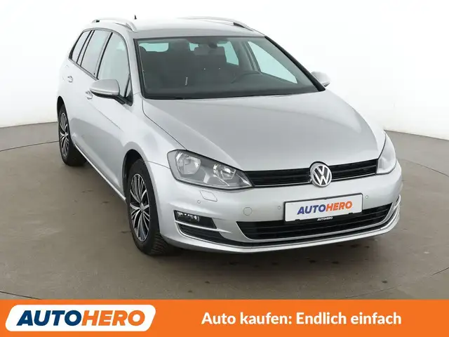Volkswagen Golf view 8