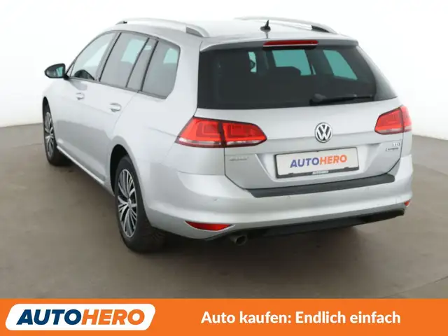 Volkswagen Golf view 4