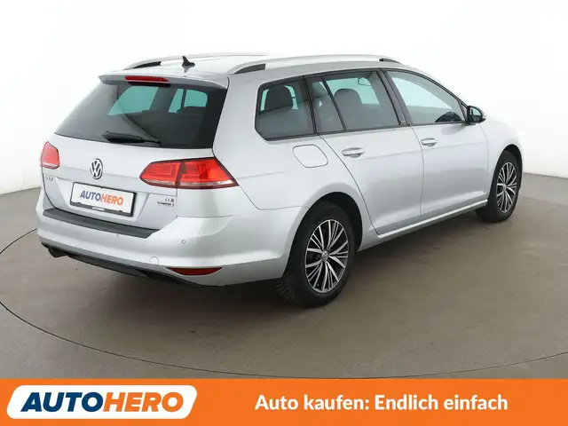 Volkswagen Golf view 6