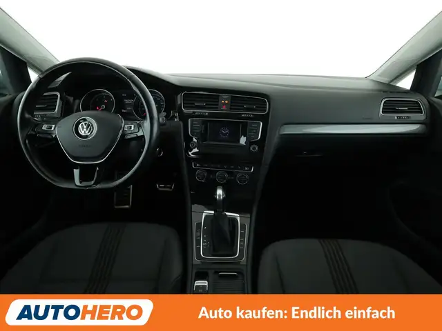 Volkswagen Golf view 12