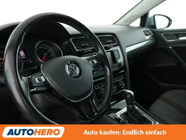 Volkswagen Golf view 11