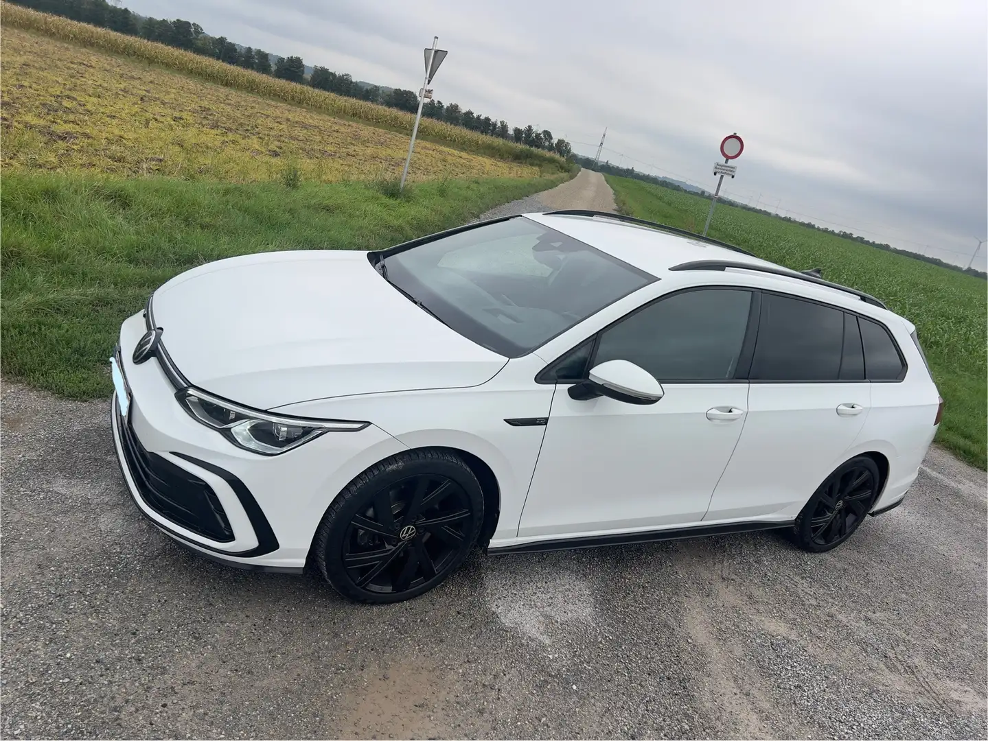 Volkswagen Golf Variant 2,0TDI RLine DSG IQ Light Anhängek Head up Displa - 1