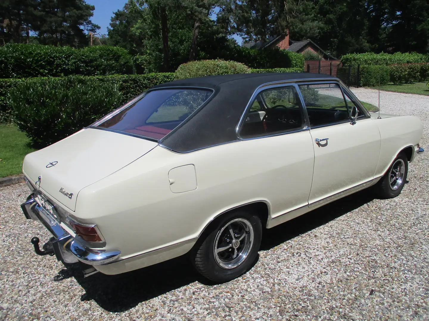 Opel Kadett Kadett 1.1 LS Білий - 1