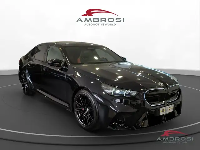 BMW M5 view 8